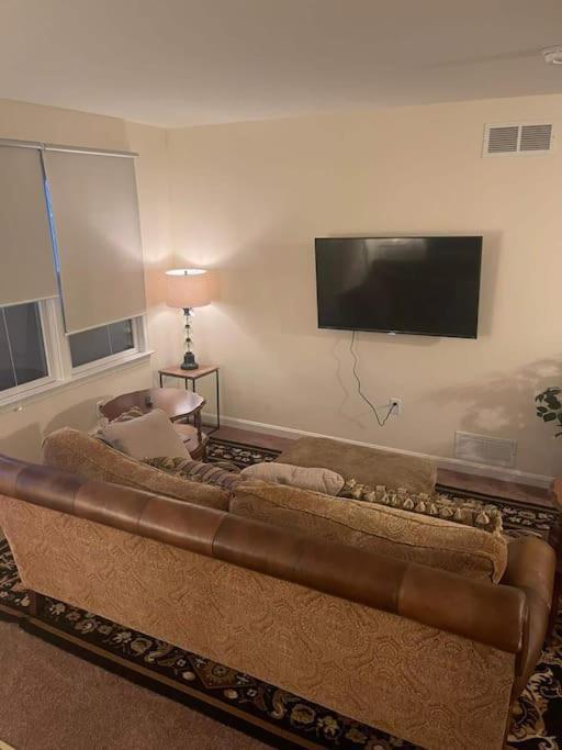 Entire Private 2 Bedrooms House, Nice Neighborhood Arnold Esterno foto